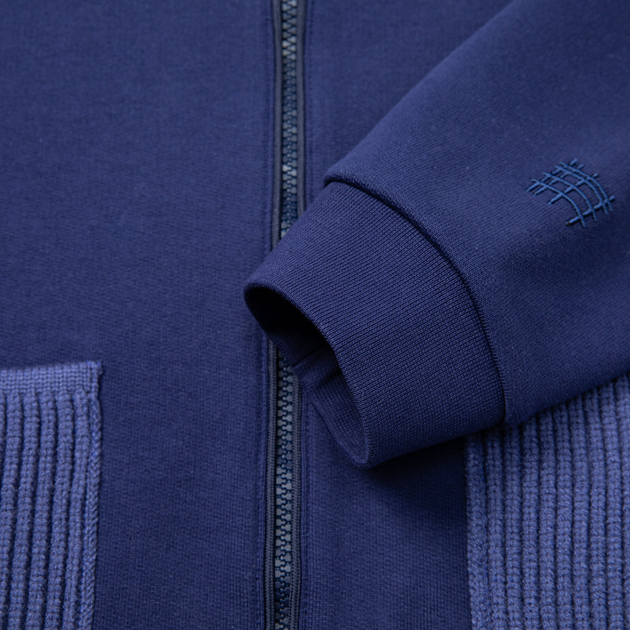 ウィメンズ ニットポケット ジップアップ