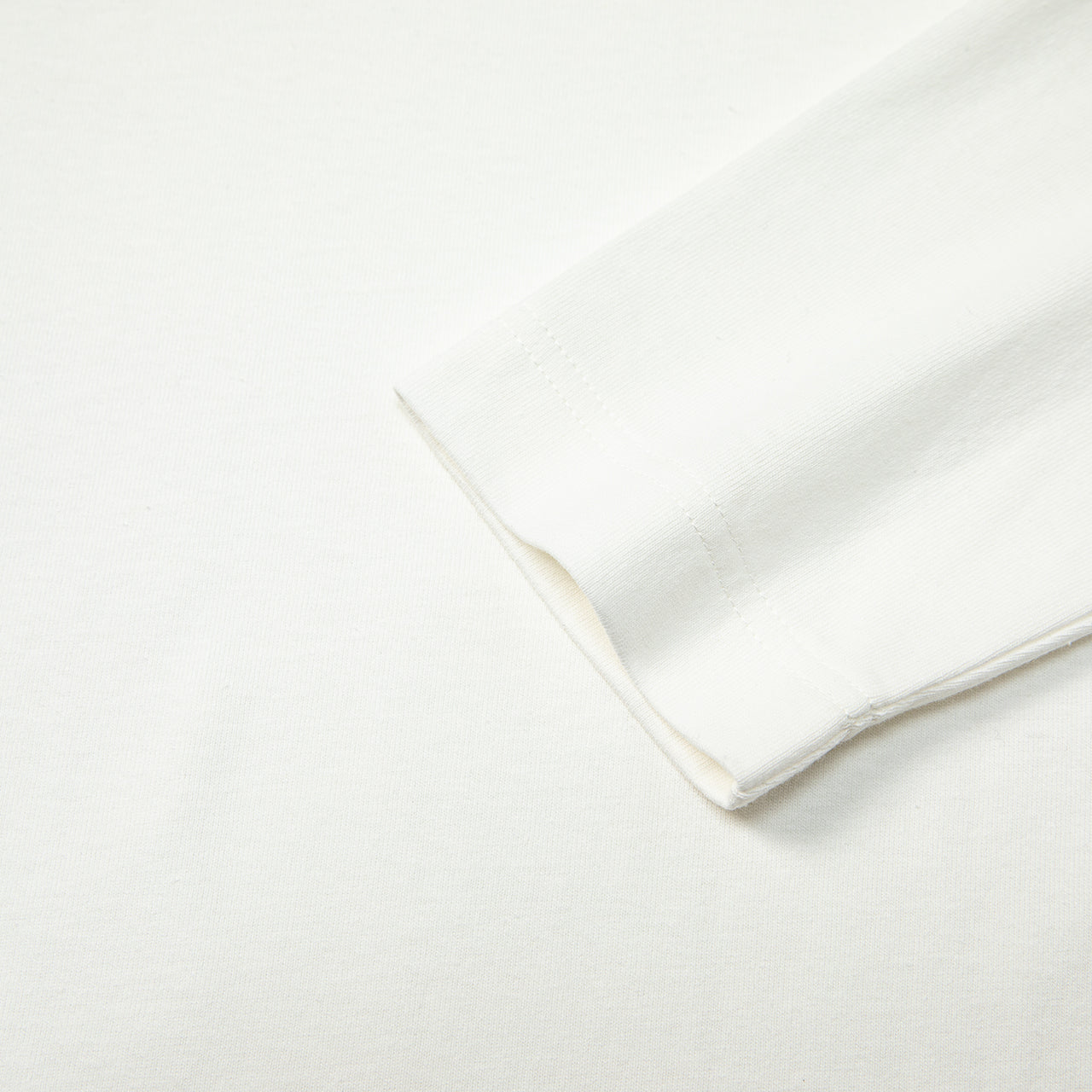 長袖プリントTシャツ