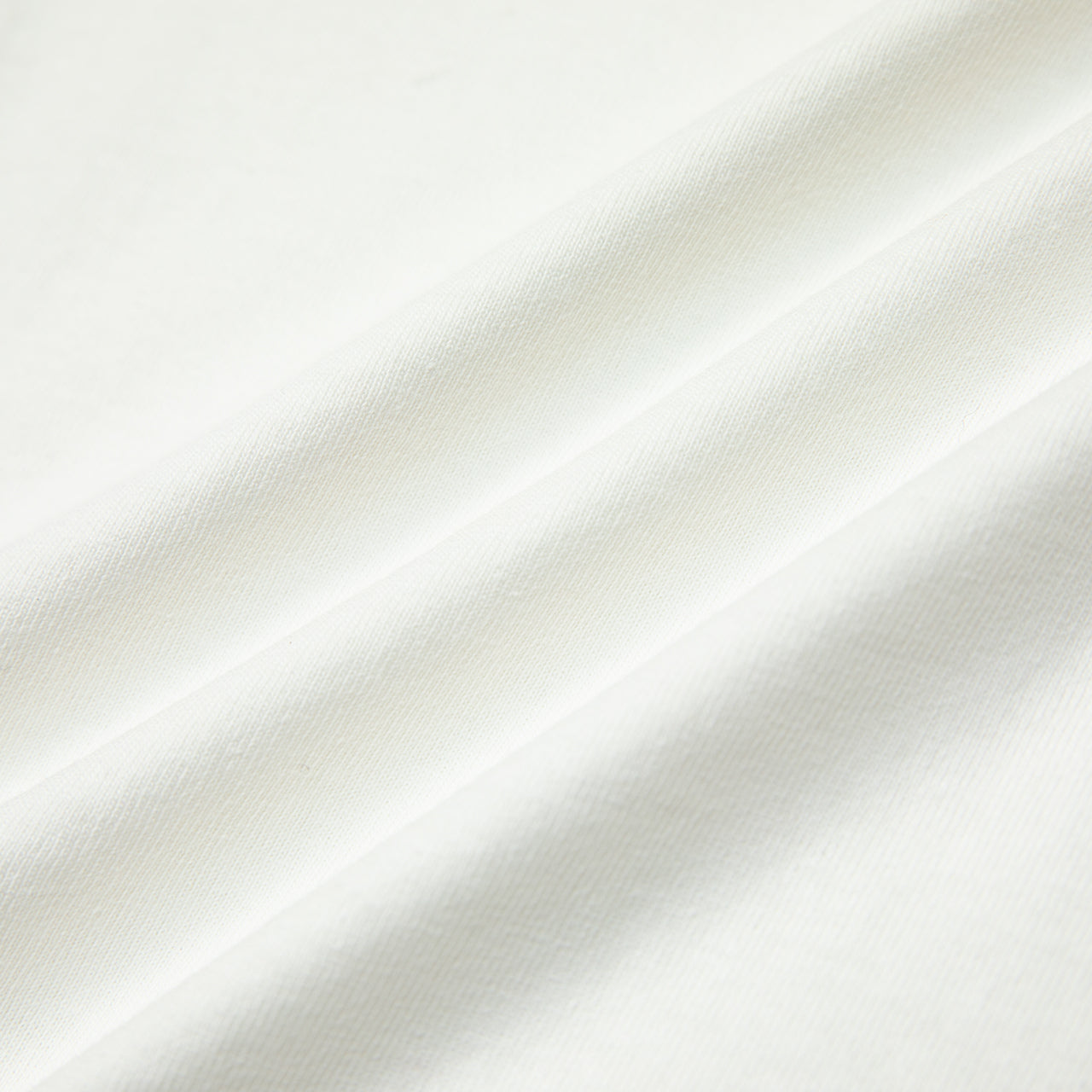 長袖プリントTシャツ