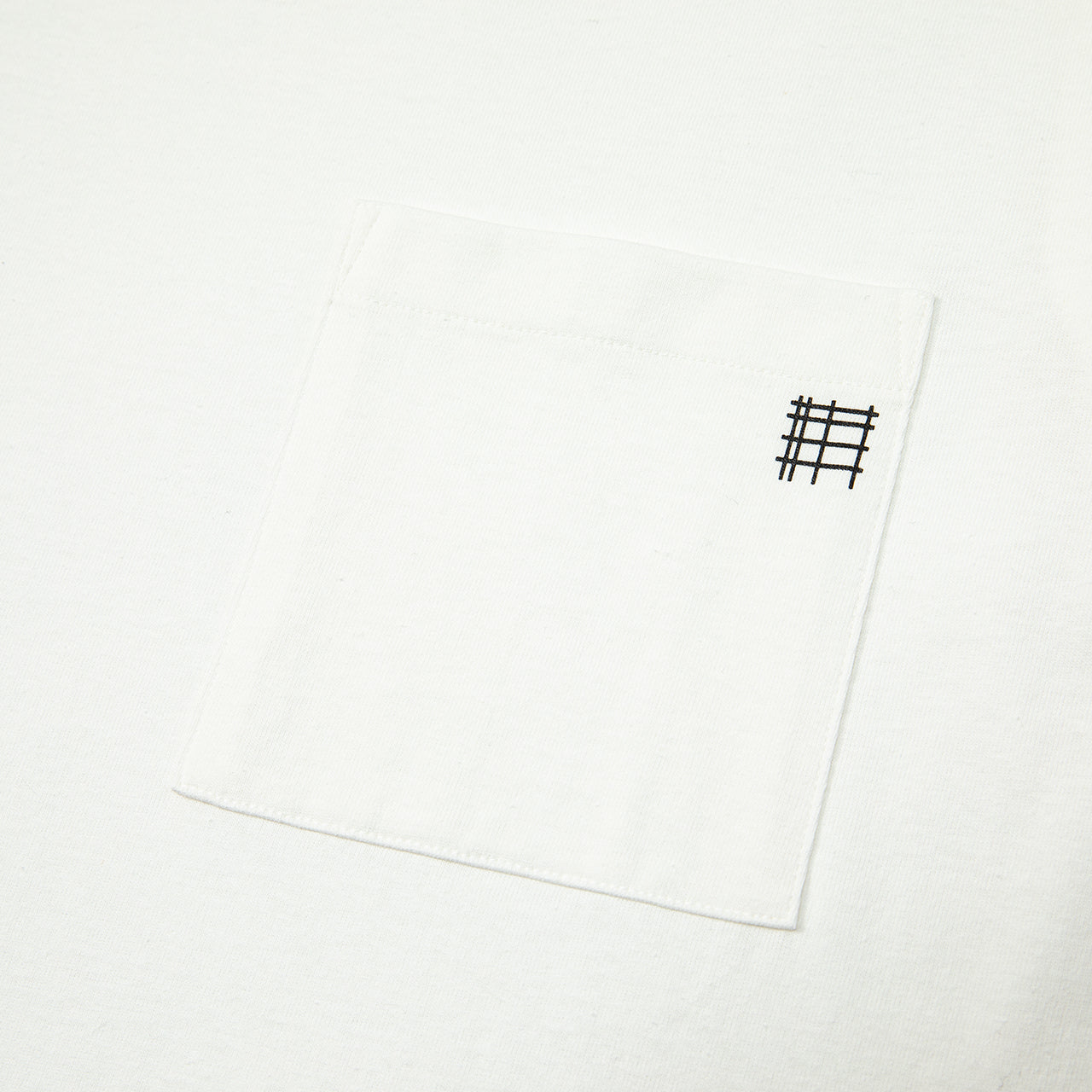長袖ポケット付きTシャツ