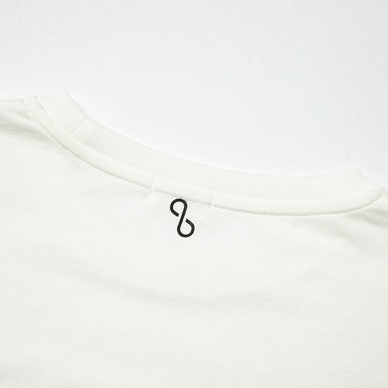 長袖ポケット付きTシャツ