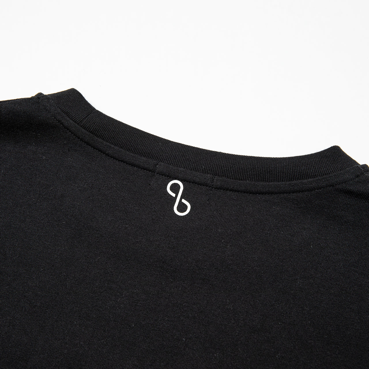 長袖ポケット付きTシャツ